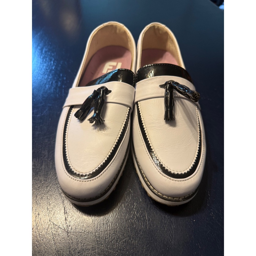 FootJoy Golf Shoes 7W White Black Tassel Loafer Spikeless Leather 92383